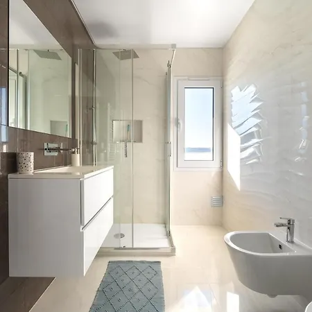 Apartment Ocean Lookout With Private Parking In The Heart Of Nazare