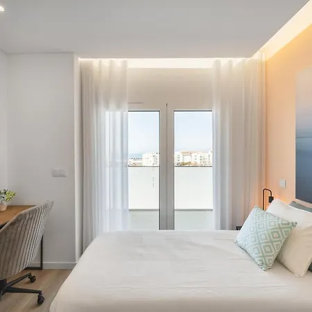 Ocean Lookout With Private Parking In The Heart Of