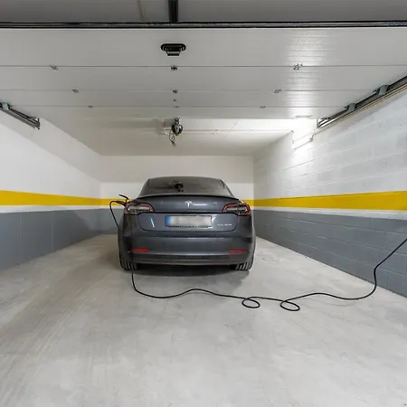 Ocean Lookout With Private Parking In The Heart Of