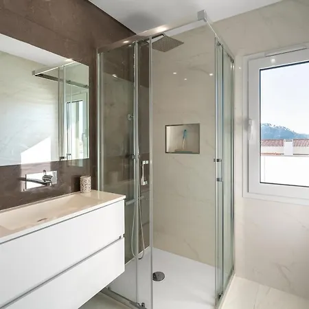 Apartment Ocean Lookout With Private Parking In The Heart Of Nazare