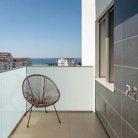 Ocean Lookout With Private Parking In The Heart Of * Nazare