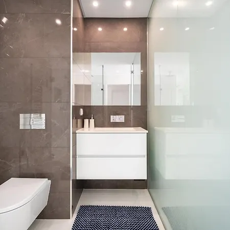 Ocean Lookout With Private Parking In The Heart Of *